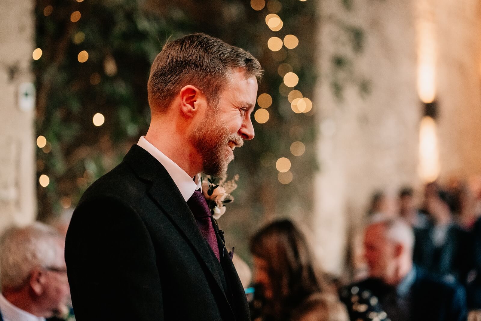 Natural photo of the groom before the ceremony